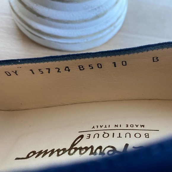 Salvatore Ferragamo Boutique Dark Blue Suede Pump - Picture 6 of 8